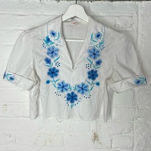 Cut off cropped embroidered blouse